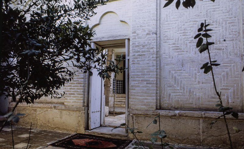 Файл:1971 House of the Bab in Shiraz, before demolition 07.jpg